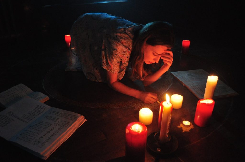 A Dark Song review - occult horror drama by Liam Gavin